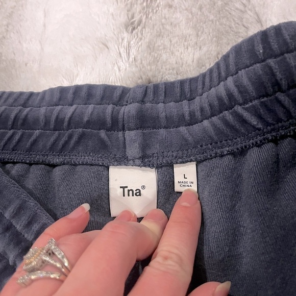 Aritzia TNA Relaxed Velour Sweatpant Blue - Picture 3 of 7